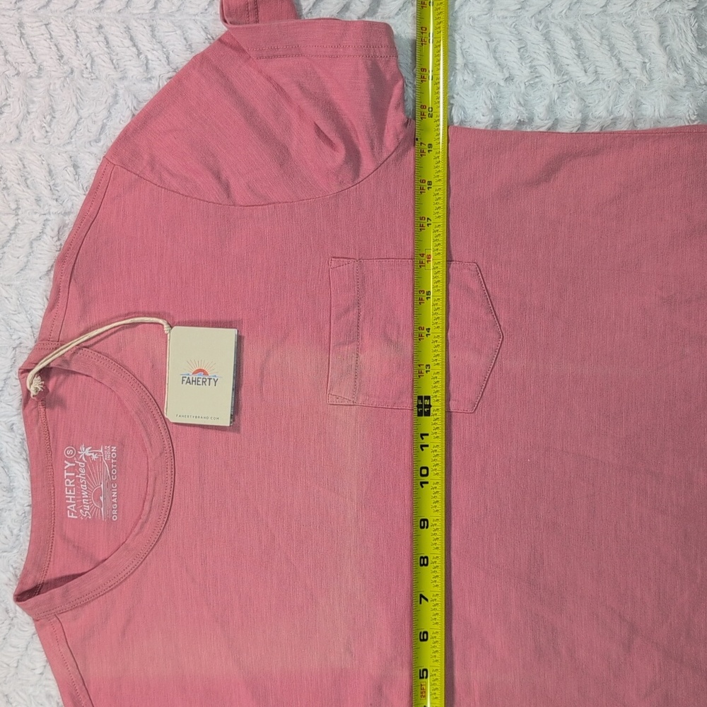 477. Faherty Sunwashed Pocket Tee | Color: Faded Flag - Picture 4 of 9